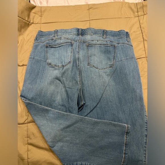 Torrid premium high rise, bombshell skinny crop jeans, size 24 - Picture 4 of 4